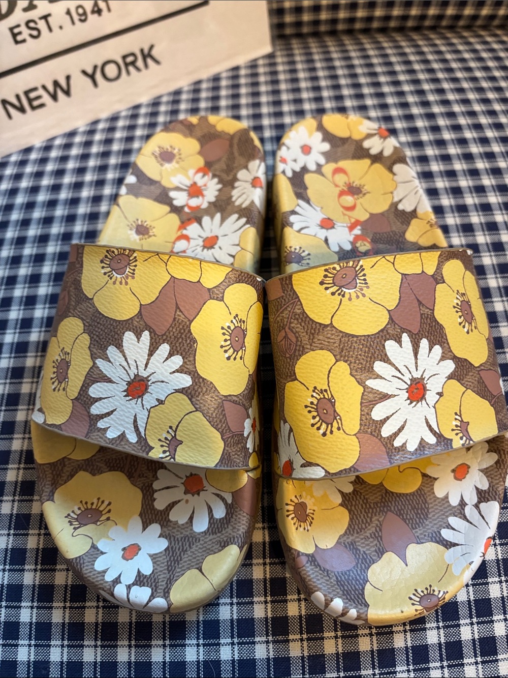 Coach Udele sport slide in Yellow and Brown Floral - Picture 5 of 8